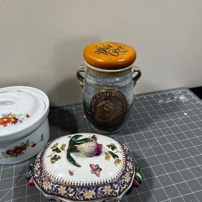 4 Lidded Jars 