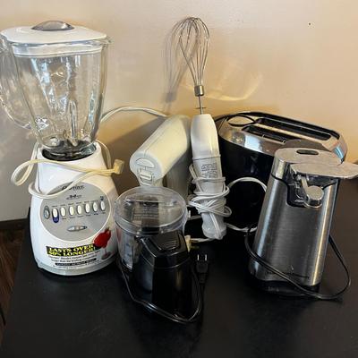 Small Appliance Lot: Can opener, Blender, Toaster etc.