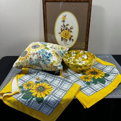Sunflower Lot 1 : Pillow, Cross Stitch, Bowl,