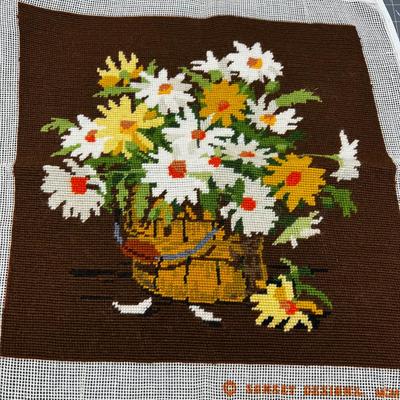 Sunflower Lot 1 : Pillow, Cross Stitch, Bowl,