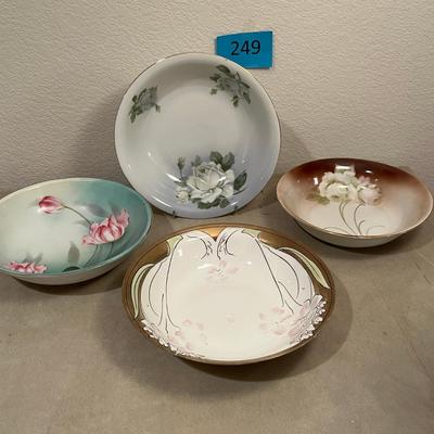 Lot of vintage floral bowls
