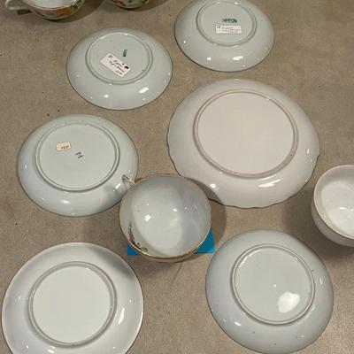 Lot of Cups & Saucers