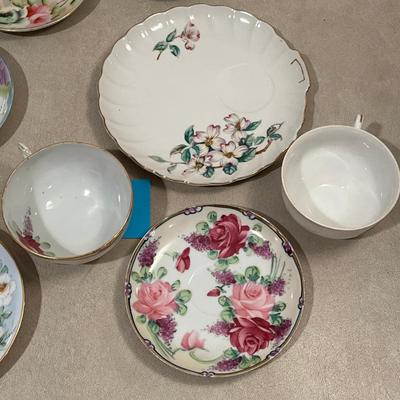 Lot of Cups & Saucers