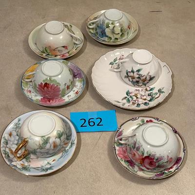Lot of Cups & Saucers