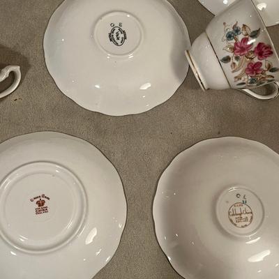 Lot of 6 Bone China Cups & Saucers