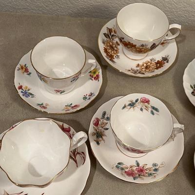 Lot of 6 Bone China Cups & Saucers
