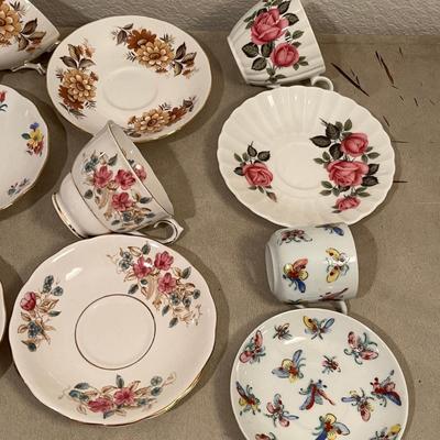 Lot of 6 Bone China Cups & Saucers