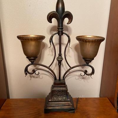Fleur de lis lamp