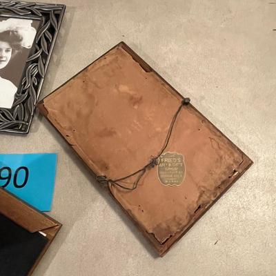 Lot of 3 vintage pictures