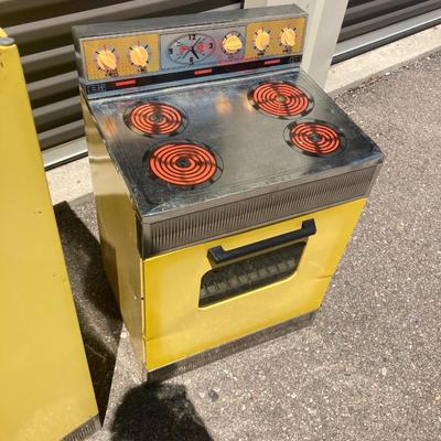 SUPER COOL RETRO 1970â€™s SEARS CHILDREN'S PLAY SET KITCHEN APPLIANCES