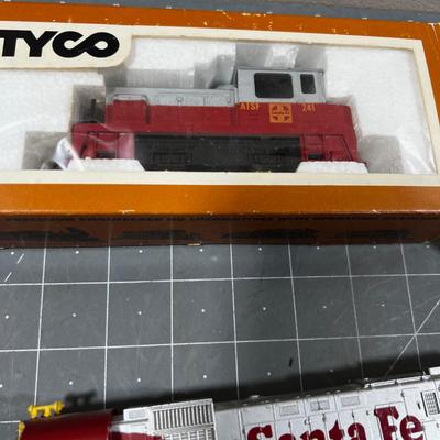 HO Scale Train Engines Santa Fe