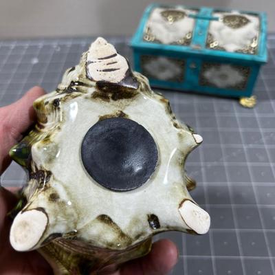 2 Piggy Banks: Shell and a Chest