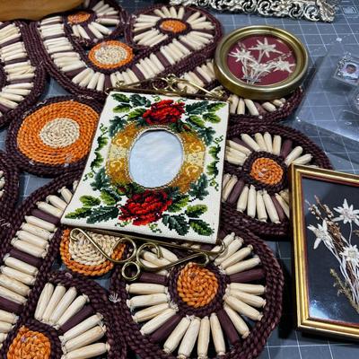 Mixed Lot of Home DÃ©cor: Frame, Tray, Coaster
