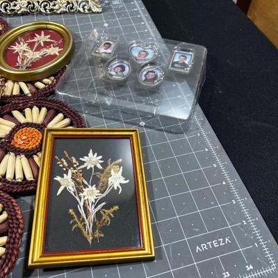 Mixed Lot of Home DÃ©cor: Frame, Tray, Coaster