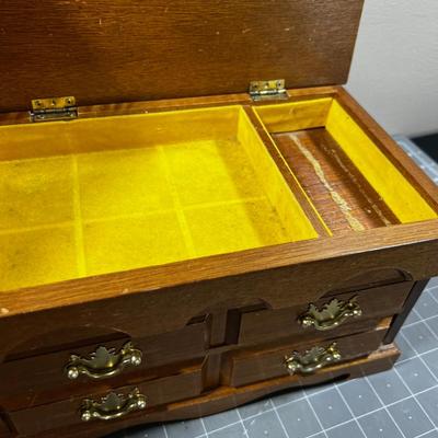 2 Jewelry Boxes with Inlayed Wood