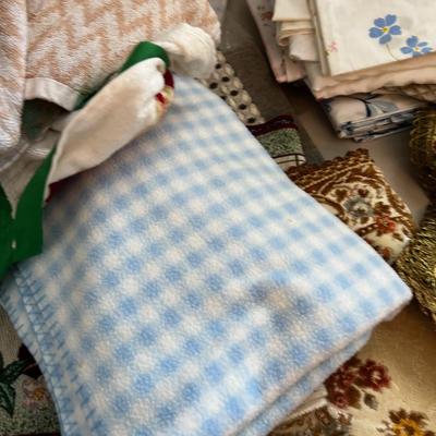 Large Lot of Household Linens: Table Clothes, Napkins, Hankies, Pillow Cases etc. Plus