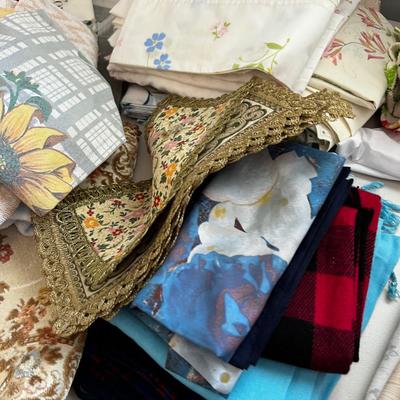 Large Lot of Household Linens: Table Clothes, Napkins, Hankies, Pillow Cases etc. Plus
