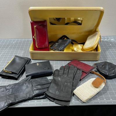 Este Lauder Box with Wallets and Gloves