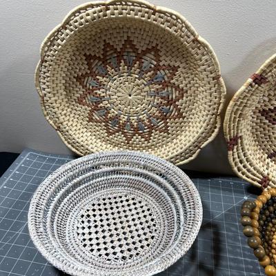 5 Native American Style Baskets