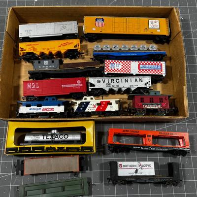 Train Cars HO Scale, Flat Cars, Box Cars