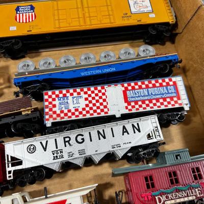 Train Cars HO Scale, Flat Cars, Box Cars