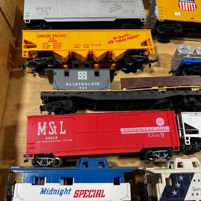 Train Cars HO Scale, Flat Cars, Box Cars