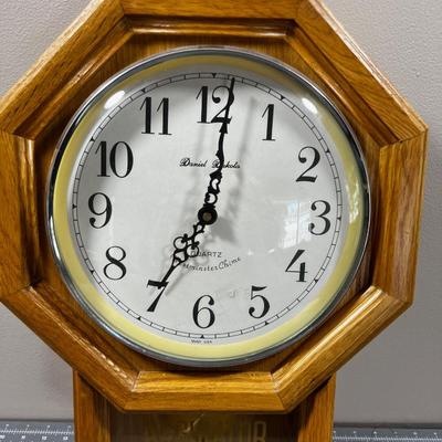 Daniel Dakota Quartz Regulator Battery Operated Clock