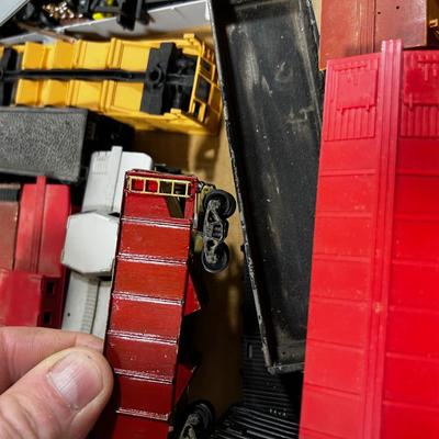 Box of HO Scale Box Cars, Bridge Parts, Cabooses 