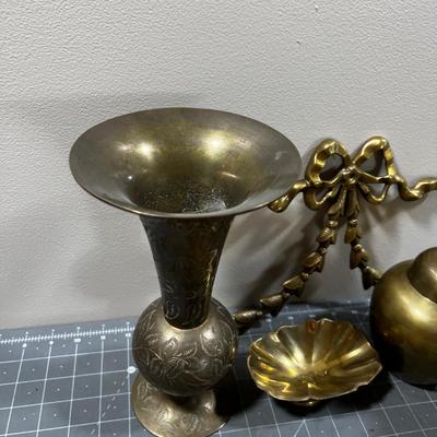 Decorative 8 Pieces of Good Brass Items