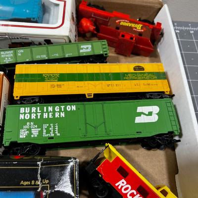 Train Car HO Scale Many new in the BOX