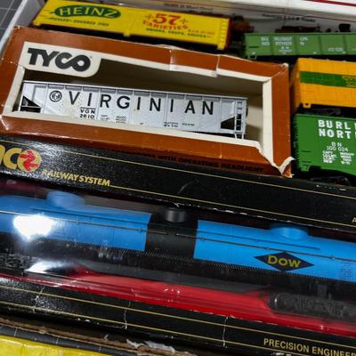 Train Car HO Scale Many new in the BOX