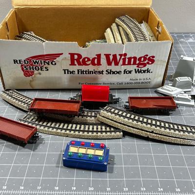 German Made Train Set by MARKLIN Cars & Track HO Scale. VINTAGE!!!