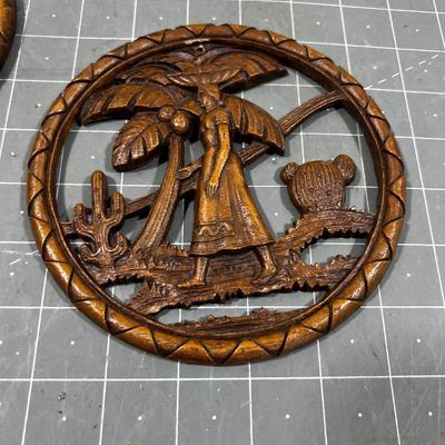 Syroco Wood Round Mexican Plaques 