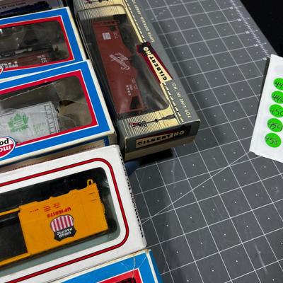 HO Scale Train Cars Mostly New in the Box 