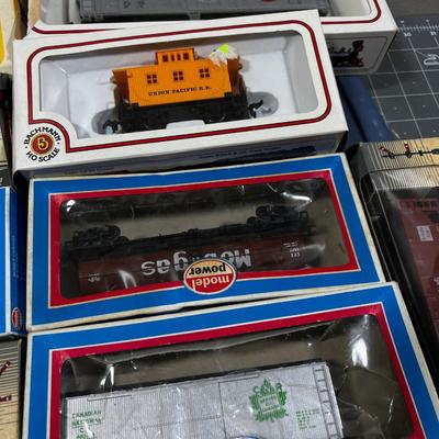 HO Scale Train Cars Mostly New in the Box 