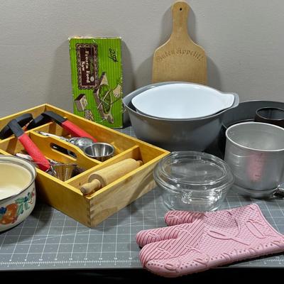 LARGE - Lot of Kitchen Stuff