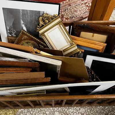Cradle Full of Frames. 