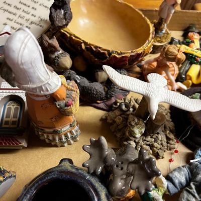 Decorative Figurines Box Top Lot