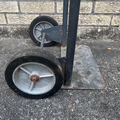 MILWAUKEE 250lbs Rated Hand Truck