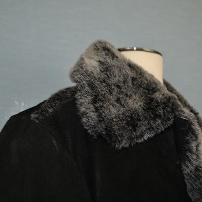 LOT 312. LADIES EXTRA LARGE SUEDE COAT BY BERNARDO