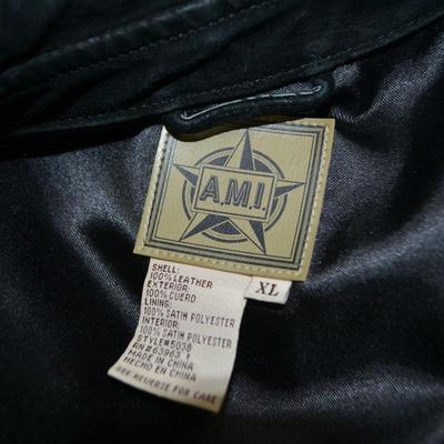 LOT 313. MENS EXTRA LARGE SUEDE JACKET