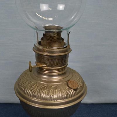 LOT 315. OIL LAMP