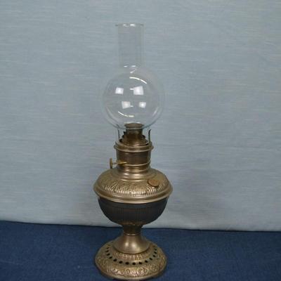LOT 315. OIL LAMP
