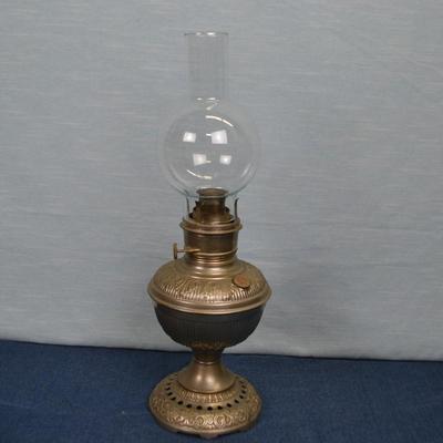 LOT 315. OIL LAMP