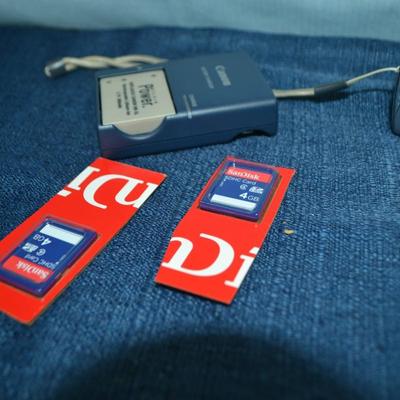 LOT 319 CANON POWER SHOT CAMERA SD800 IS