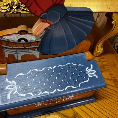 Toll Painted Lot: Box Clip Board and Basket