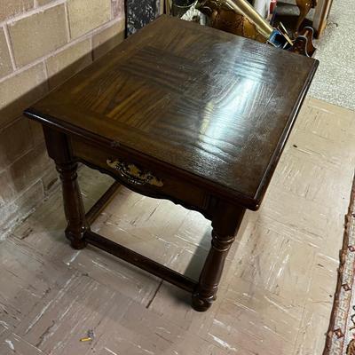 Dark Oak End Table With Drawer