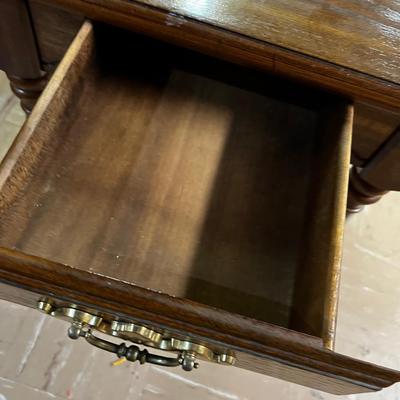 Dark Oak End Table With Drawer