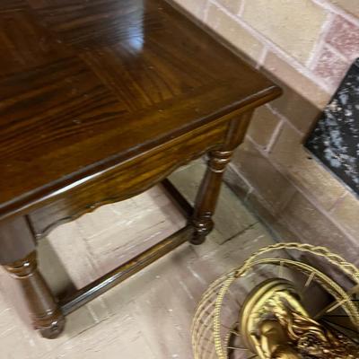 Dark Oak End Table With Drawer