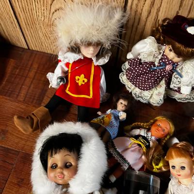 Smaller Dolls, Dolls, Dolls 